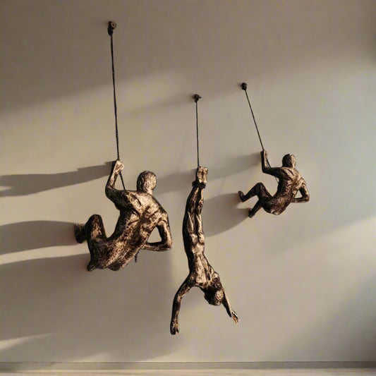 Aluminium Antique Gold Climbing Man 16*21*16-V Home Decor