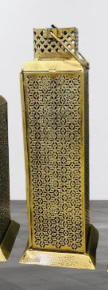 Medium Square Vase 9*9*37