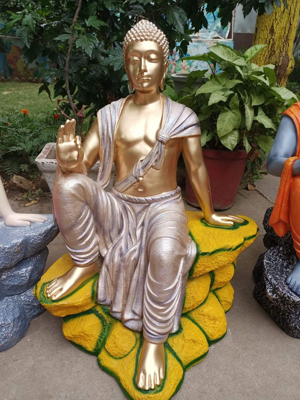Golden Color Polyresin Buddha Statue 20*28
