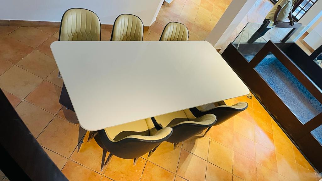 6 Seater Dining Table 72*42*30