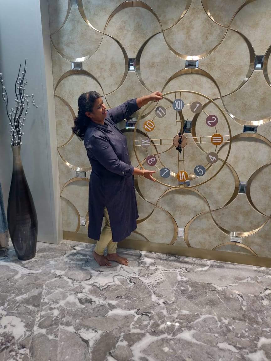 Roman Numeral Clock 30-V Home Decor