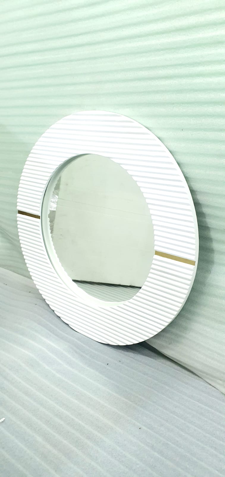 White Mirror 24*24-V Home Decor