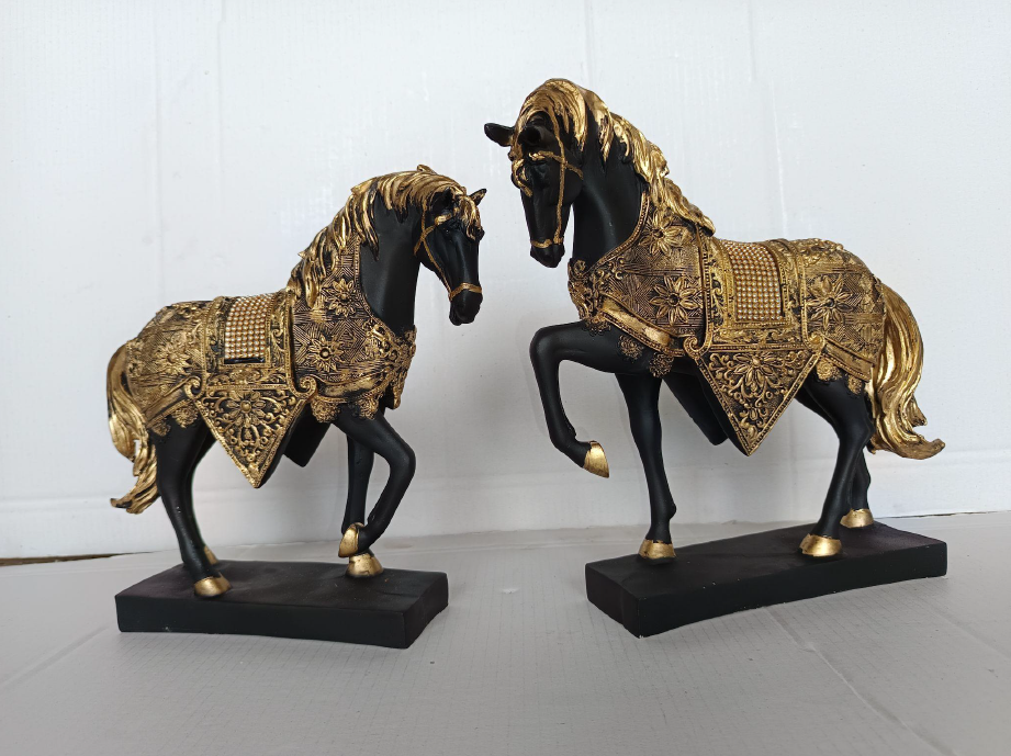 Standing horse set decor 5*4*10