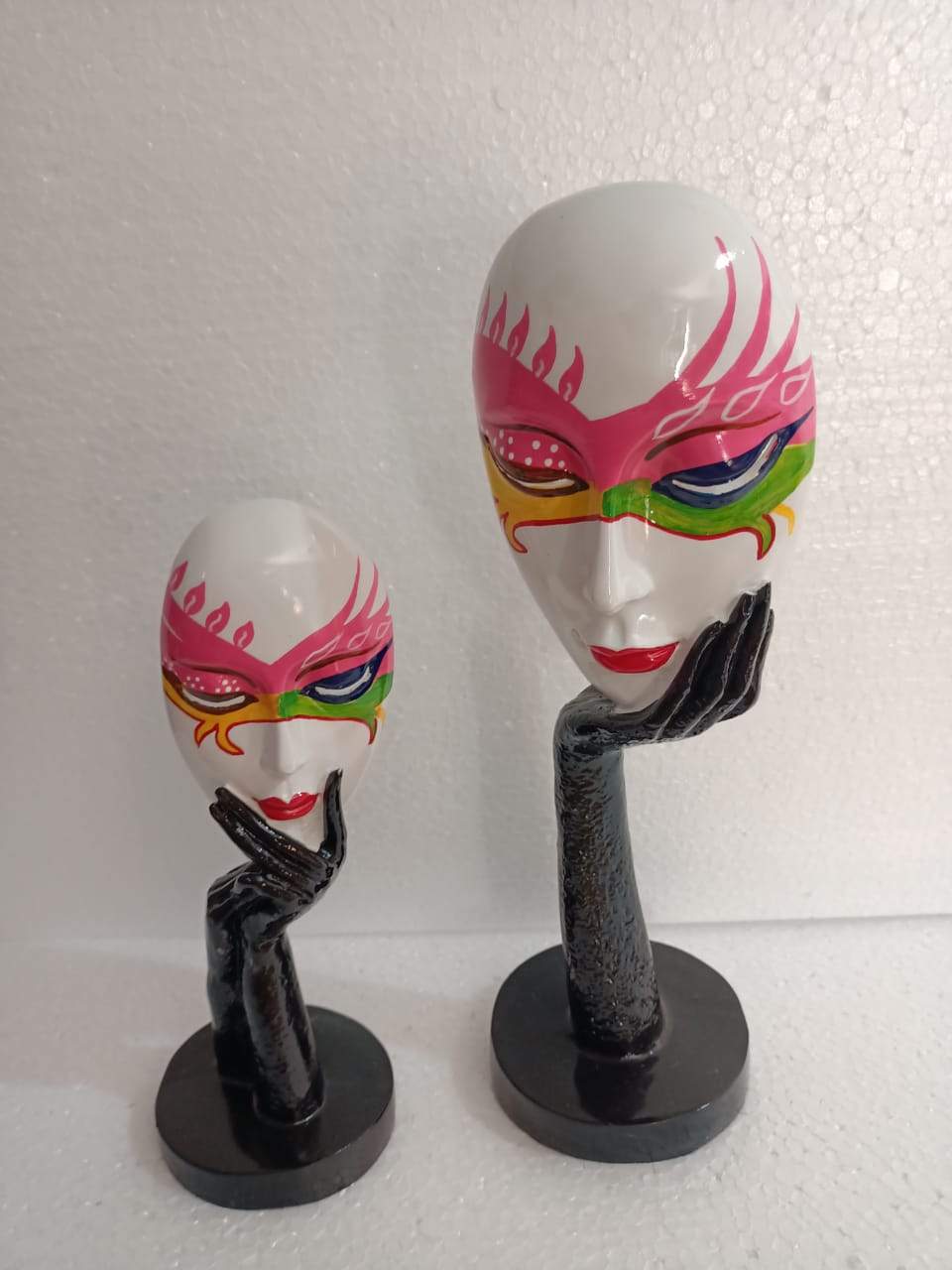 Pink Polyresin Abstract Face-V Home Decor