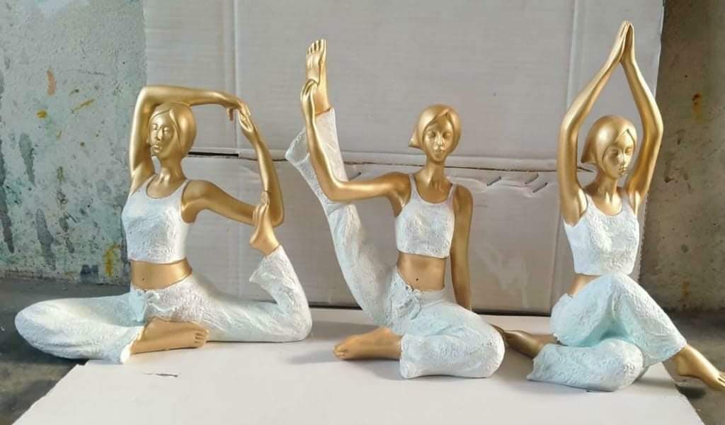 White Polyresin Yoga lady Set 8*5