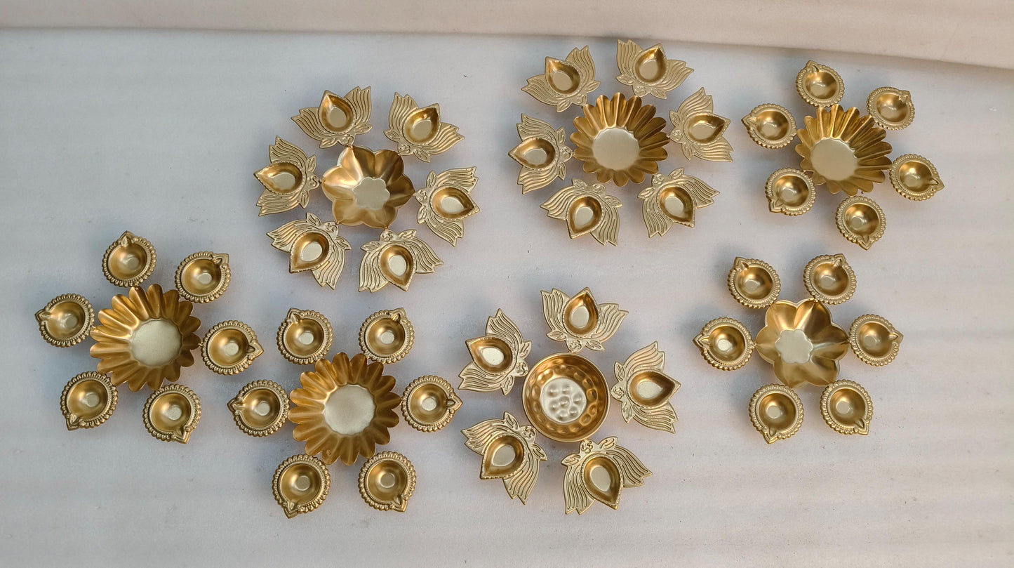 Metal small 20 pieces diya urli set