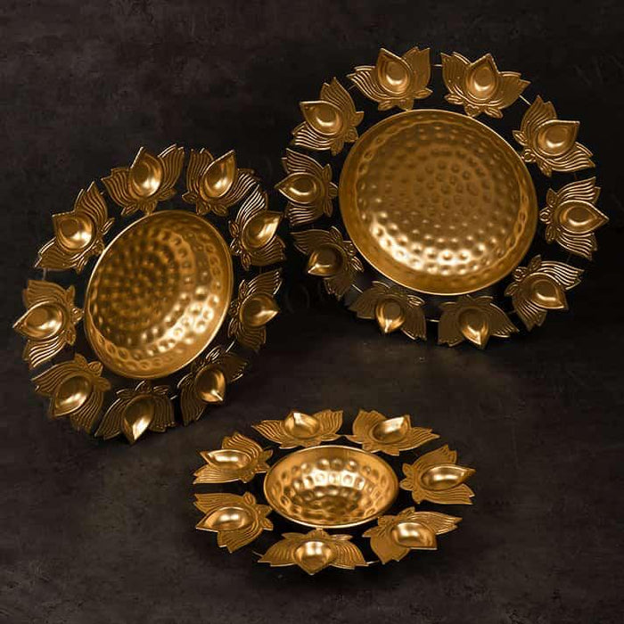 Exclusive lotus Diya Urli Set