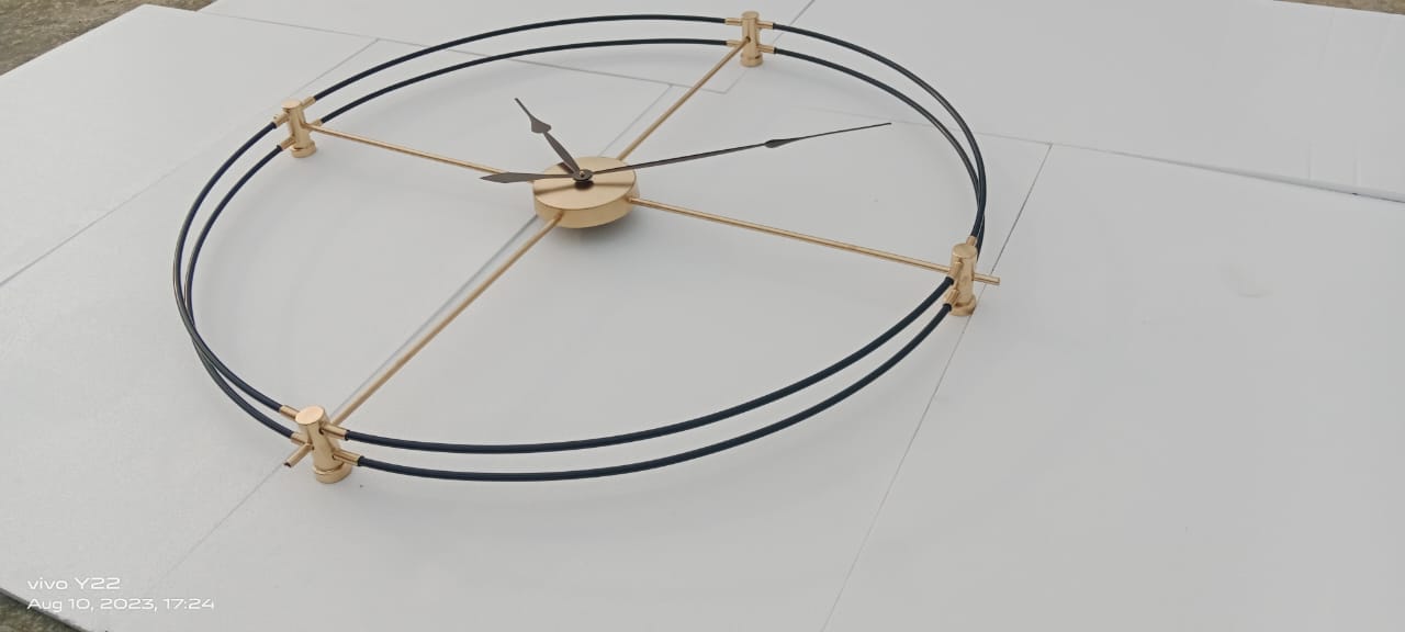 Black Double Pipe Clock With Golden Strings 24*24