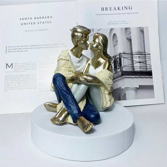 🎁 Couple Sitting And Staring At Resin Handicraft Decorative Ornaments (100% off)
