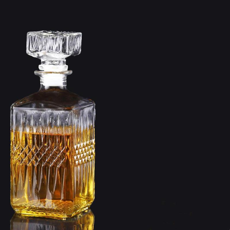 Sealed Transparent Wine Bottle With Lid Whiskey Glass