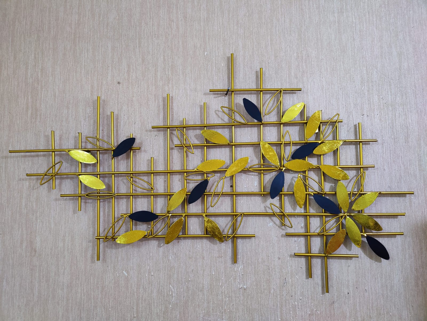 Leaves On Mesh Wall Decor 58*32*3